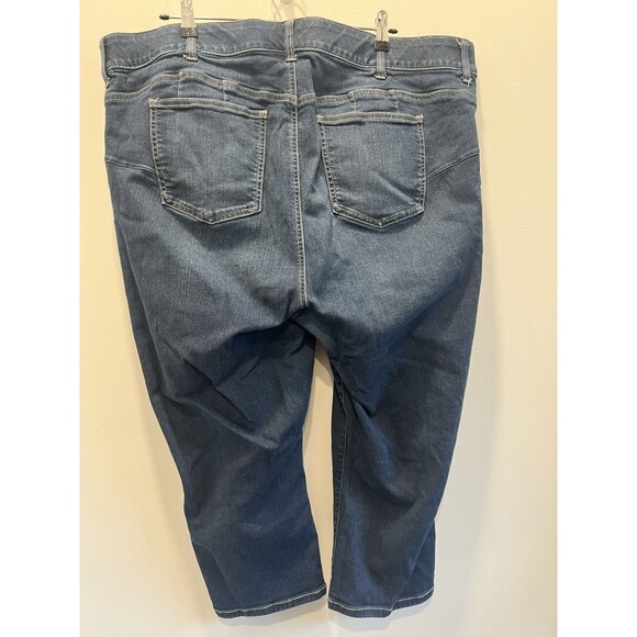 Torrid Bombshell Skinny Crop Capri Size 24 Blue Jean Distressed EUC - Picture 2 of 11